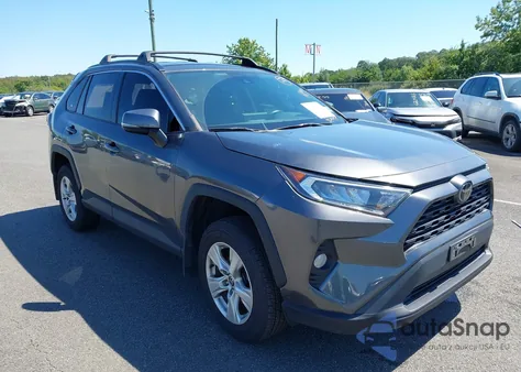 2021 Toyota Rav4 Xle z USA, uszkodzony, nr VIN 2T3P1RFV5MC175396